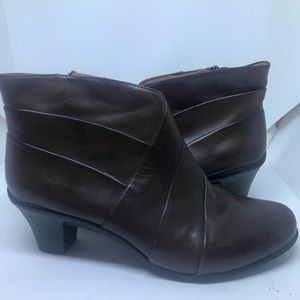 Brown Earth Spirit Ankle Leather Boots 7 1/2